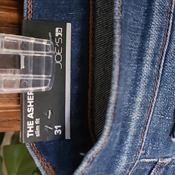 Joe's Jeans The Asher in Westferry wash. Size 31 - Picture 4 of 12